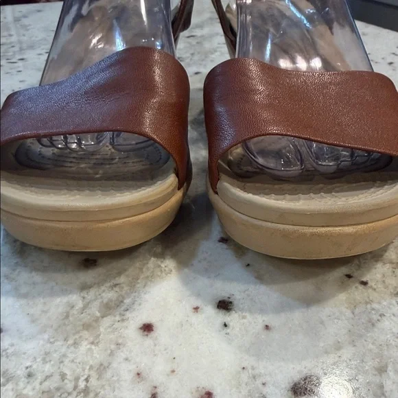 CROCS Leigh Ann Brown Leather Ankle Strap Wedge Sandals Women’s- Rare - Picture 2 of 6
